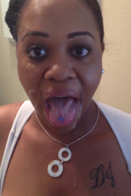 cumonlindsey:  Erin the household name  I think I’m fucking cute with it  Lay your dick on my face and submit the pic