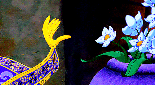 disneyfeverdaily:Let me share this whole new world with you.