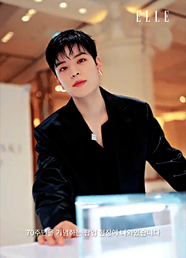 Seungmin + A Bunch Of Random Magazines Idc About, I Just Think He's Pretty.