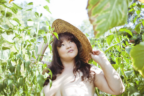 Kelly, in the garden.  Photographed by Me.  To see the full gallery from this shoot, check