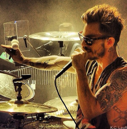 30secondstomars:  Shannon Leto at work. 