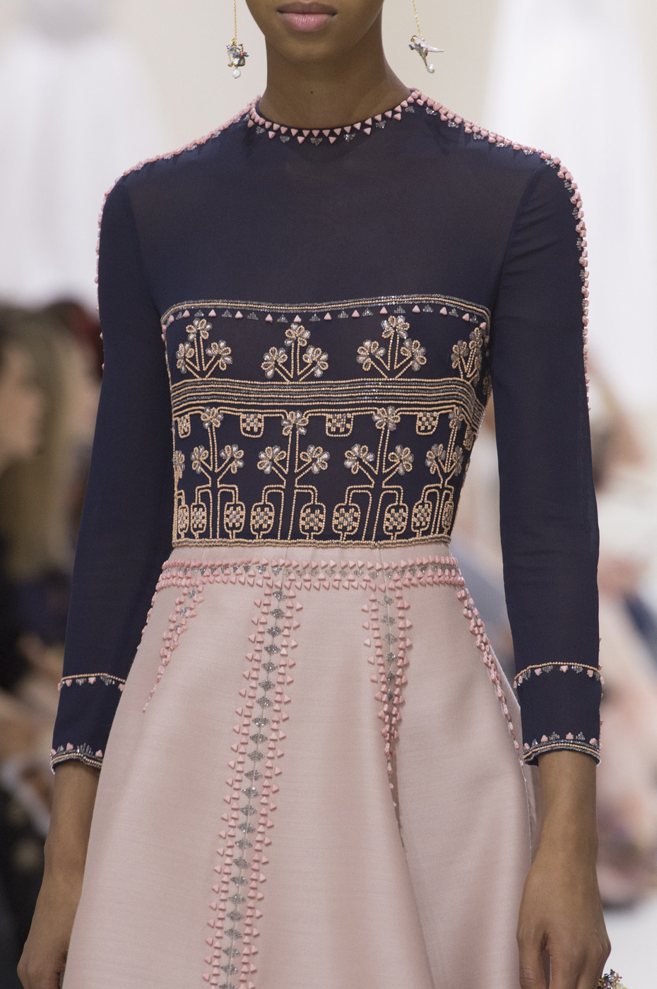 runway&ndash;report:  Details at Christian Dior Couture Fall 2018