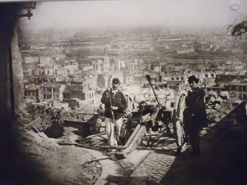revolutionaryhopes:  gramscislashlenin:  Communards at the barricades, Paris 1871.  Beneath the cobblestones… 