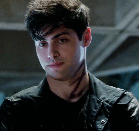 saltybane:Magnus and Alec in every episode:1x01 - The Mortal Cup