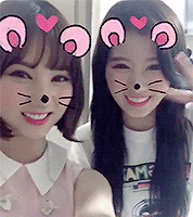 moomhyuna:  eunha & sana 