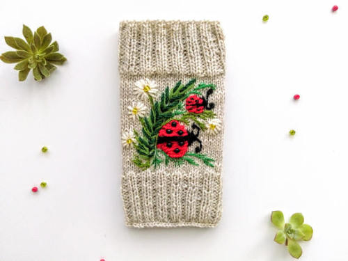 Hand Knitted Phone Case //KnittinMagic