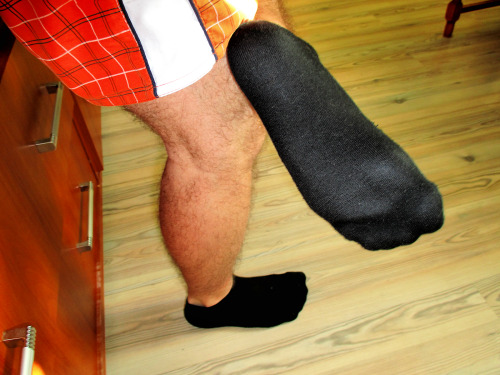 mypolishfeet: Black, stinking socks…17.06.2014mypolishfeet.tumblr.com