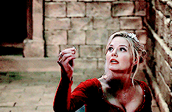 captainswaan:  Question: What would you wear to a Captain Swan wedding? Eddy Kitsis: