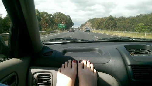 little-girl-and-her-daddy: daddyandhislittlebunny: Driving with my babygirl!! dem my feets too