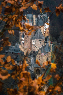 Banshy:burg Eltz Castle By Michael Block 