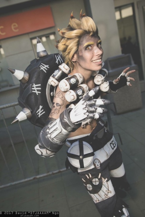 &ldquo;It&rsquo;s a perfect day for some mayhem!&rdquo;  My Junkrat cosplay from Wonderc