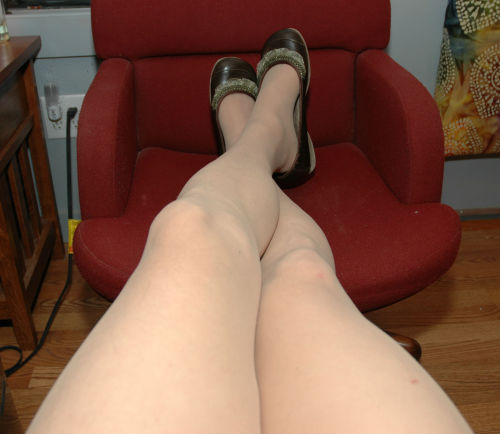 Jellypop flats and NoNonsense nude STW pantyhose.