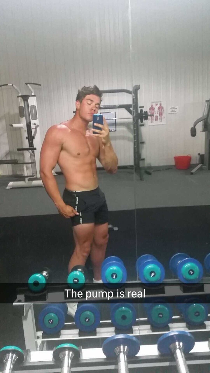 caughtjerking:  Scottie is 21 yrs old and a 6'2 hunk from Brisbane, Australia. This