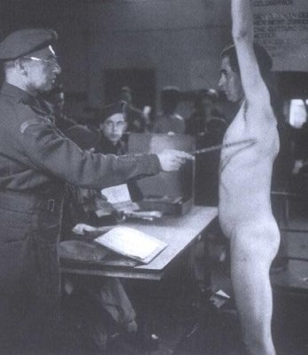 sexymenstraight:  Vintage soldiers - P2P1 - http://sexymenstraight.tumblr.com/post/148873534509P3