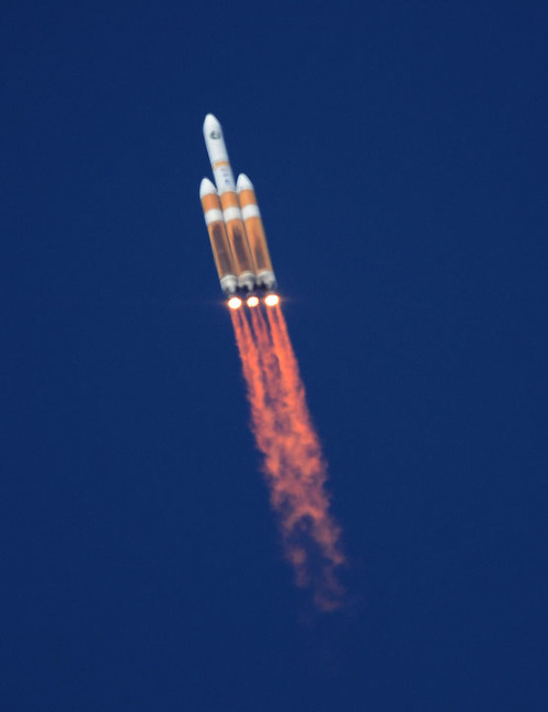 for-all-mankind: Today’s Delta IV heavy shot was beautiful! Note the charring on the side of t