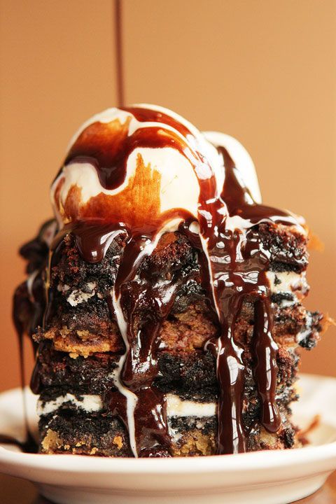 officialrassspy:  Ultimate Chocolate Chip Cookie n’ Oreo Fudge Brownie Bar - by Kevin & Amanda. Instagram  Holy fuck that looks decadent and delicious