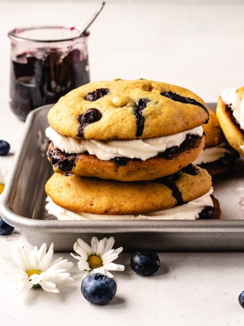 sweetoothgirl:Blueberry Whoopie Pies