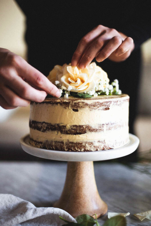 sweetoothgirl: SALTED HONEY AND ORANGE BLOSSOM NAKED CAKE