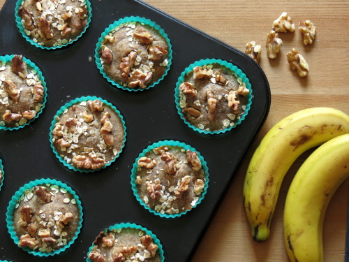 [Recipe] Vegan Banana Walnut Oat Muffins &gt;&gt;