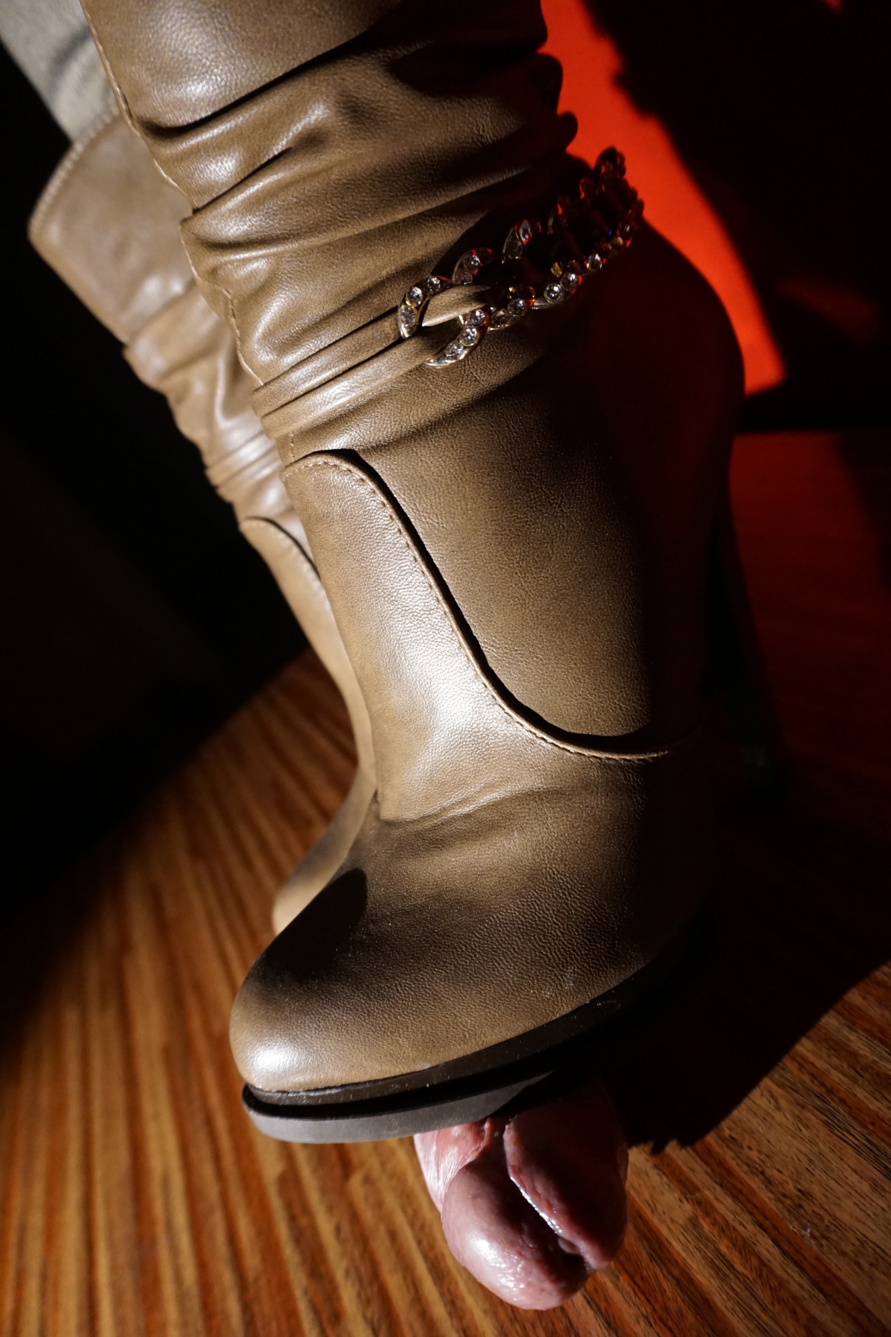 sexartcouple:  Shoejob