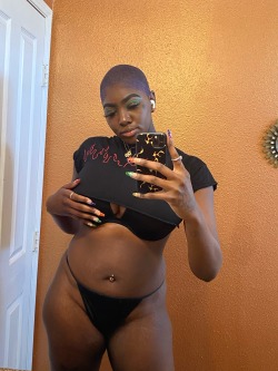jamaicanamazon:🍒 🤤🤤🤤
