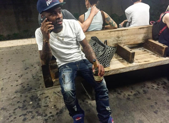 dudeswithswag:  this nigga got a third leg ,part 1