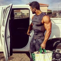 yourguy92:  Getting some groceries to fuel that strong body!