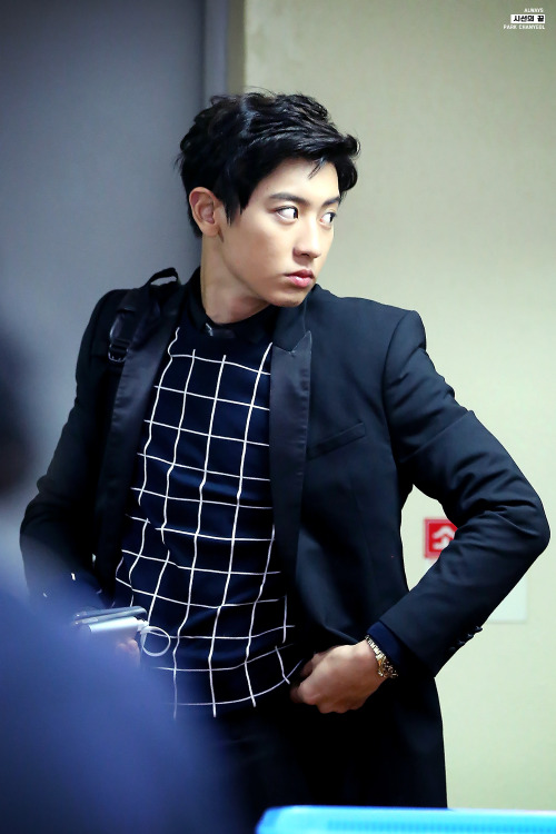 sokkasgf:fyeah-chanyeol:시선의 끝@browngirl