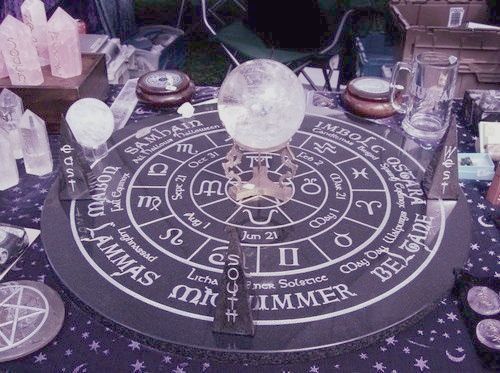 pale-psychic-magic:  Follow for: - Astrology - Numerology - Palm Reading  - Tarot