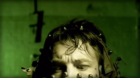 gordons-game:“Saw 0.5″ vs. “Saw” - The Reverse Bear Trap (1/?)
