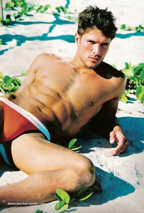 damn, he's hot!