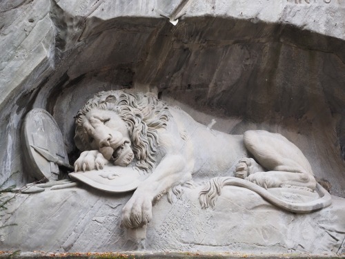 O Monumento do Leão de Lucerna (também conhecido como Löwendenkmal) é o trabalho do escultor dinamar