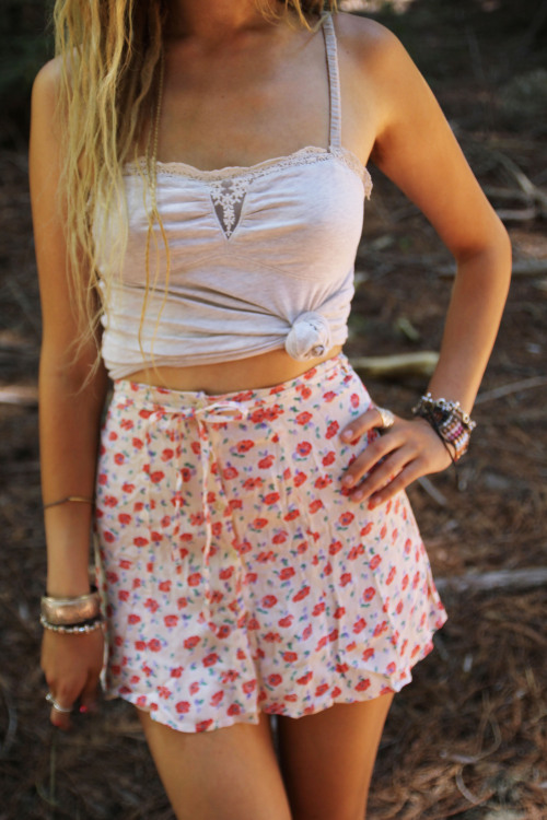 dayzea:  Just up on my shop ~ Adorable vintage items! Check it out here loves :) x 