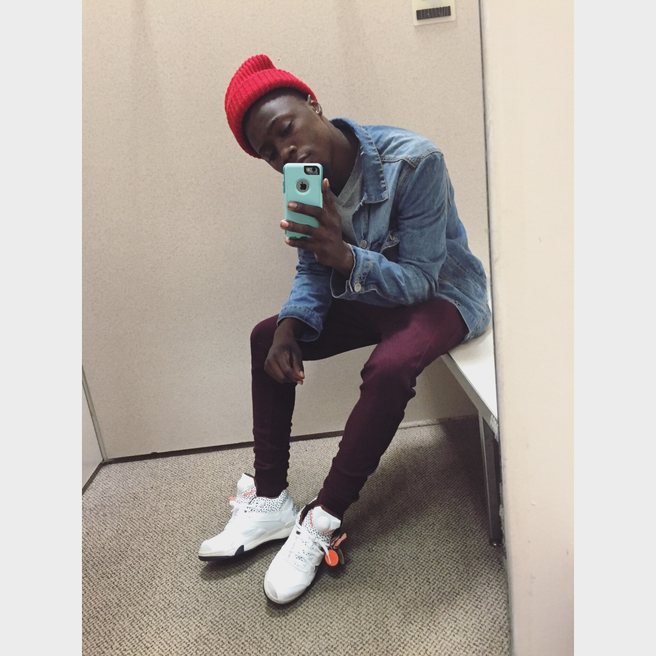 ckallmehdhakidd:  DRESSING ROOM SELFIES