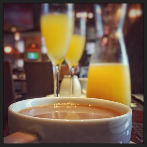 It may be gloomy in #EastBay but there’s sunshine in my glass. #Mimosas #WeBrunchHard #LibraEd