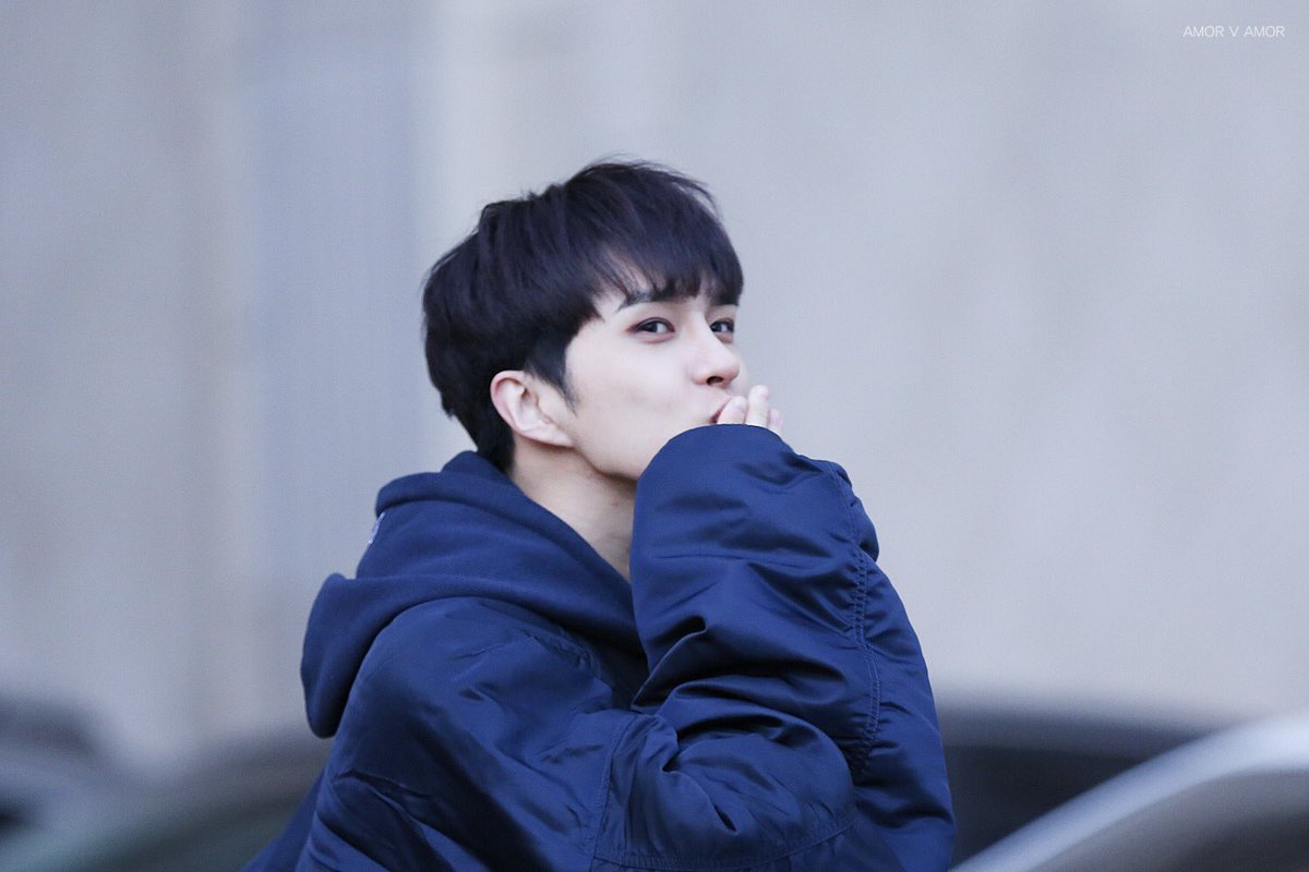 officialjaehwan:171219 Titanic arrivalAMOR VIXX AMOR - do not edit