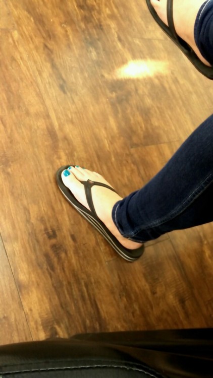 sweetcandidfeet: Trip to the docs. Nice toes