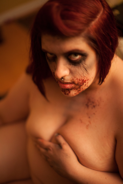 missfreudianslit:  Yummy flesh… Happy Halloween!  Unf she could get some! Brains, that is, amirite?!