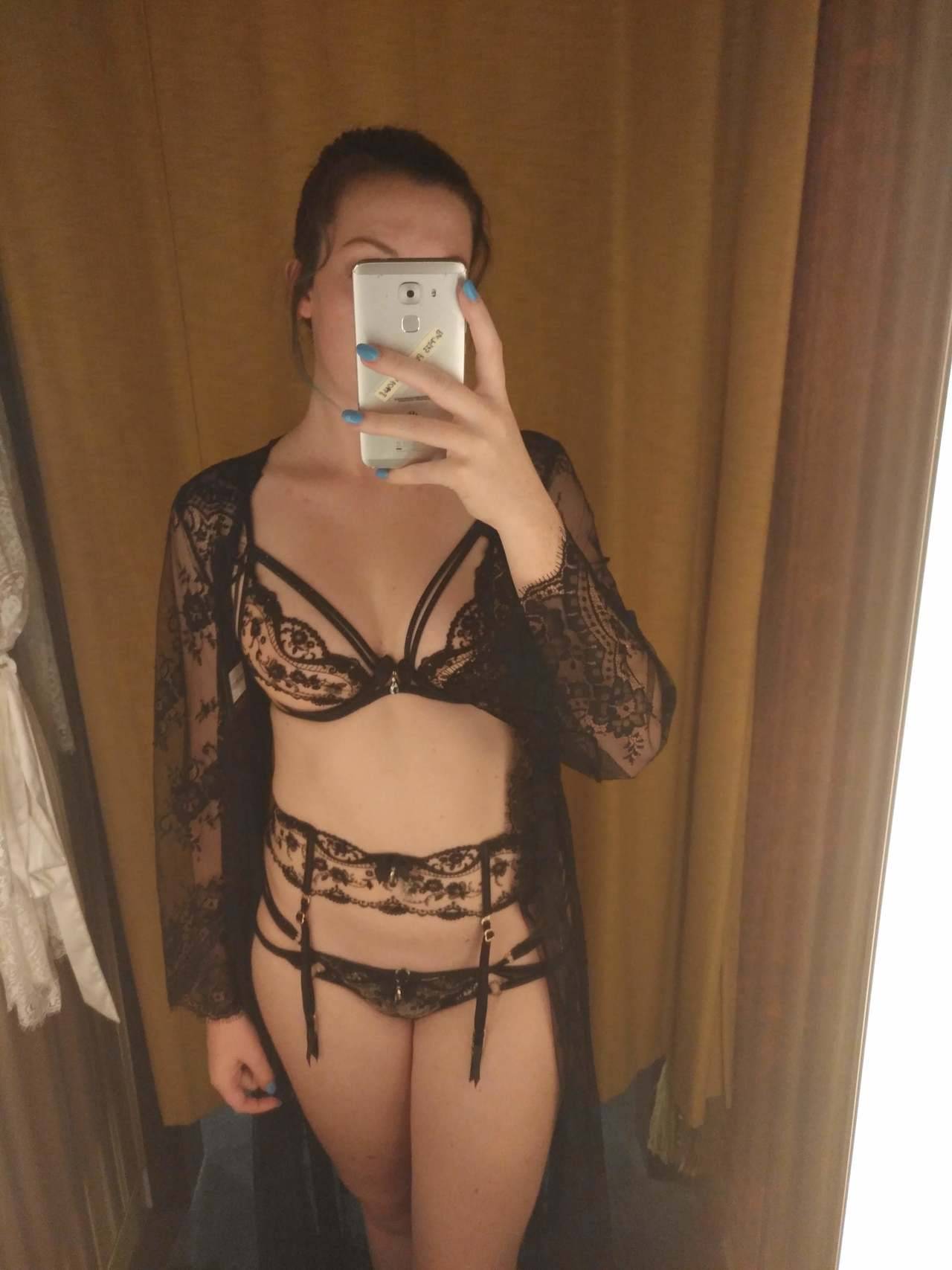 sweetlilhunny:   Honey Birdette change rooms are The One!!  