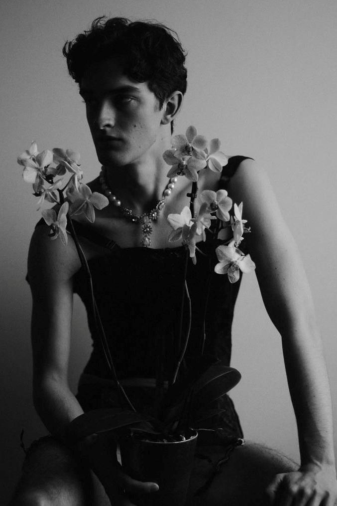 strangeforeignbeauty:  Pontus Englund @ Nisch Managment for Kaltblut MagazinePhotography