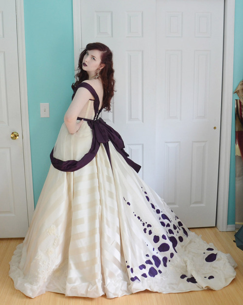 doxiequeen1:  It’s done! This didn’t come out quite like I had planned but I still really like it. If you haven’t been following the progress, this dress was inspired by my collection of miniature orchids. I wanted to create something simple and
