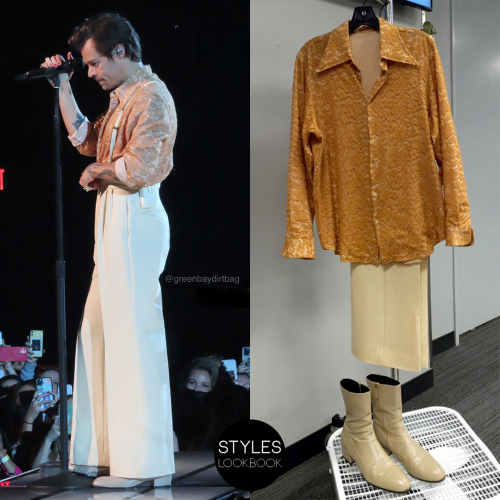 For his Love On Tour show in Milwaukee, Harry wore a custom Gucci look featuring a peach shirt with 