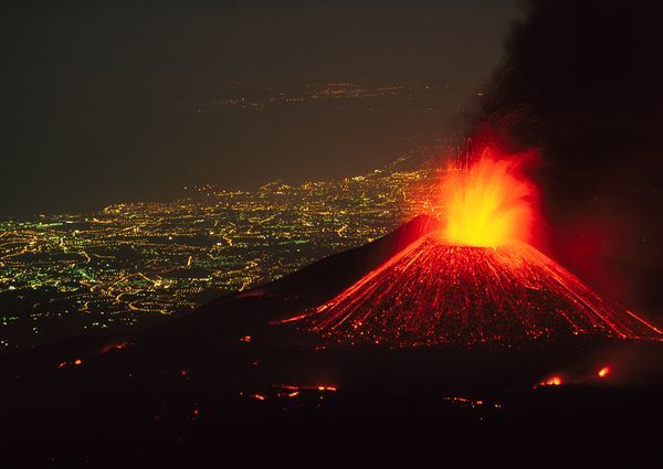 peterfromtexas:  Italy’s Mount Etna, Europe’s tallest and most active volcano,