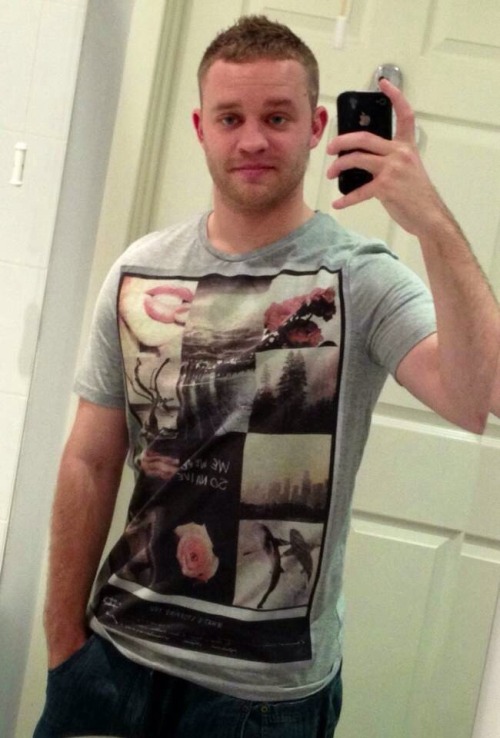 laurasguys:  Jack uk requested and vids of him here http://i.mobypicture.com/user/Britlad88/view/14260375 