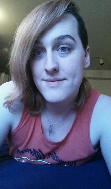 thetransbutch:  I wish my hair stayed like this for longer than 5 minutes  Reblgs are nice!  (Blog is 18+ only)