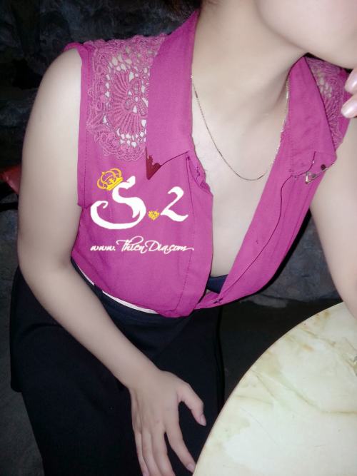 pht1911:  Naked in Coffee Shop P2