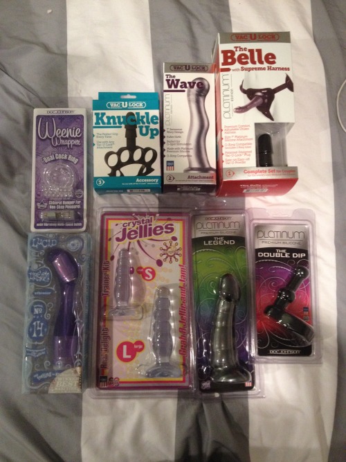 dirtyberd:  I received another magical package from the best ever sex toy company, Doc Johnson! I’m feeling like the luckiest Berd ever, and you know I couldn’t keep this all to myself right? My gain is your gain, and this means there will soon