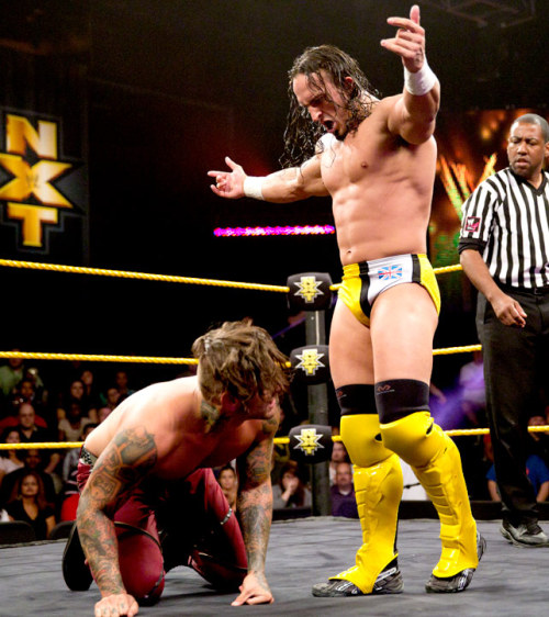 XXX pezziecoyote:  Corey Graves vs Adrian Neville, photo