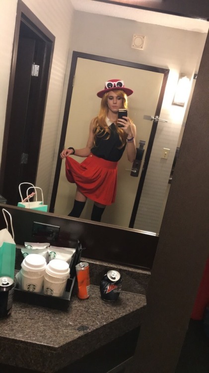 Serena cosplay. Anyone else at the Hyatt/ Ohayocon for the weekend?! Stop by for a pic, it’s f