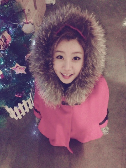 fygirlsday:121225 Twitter UpdateHAPPY CHRISTMAS:) !!멀리멀리 곳곳까지 따뜻한 크리스마스되세요:) 전 오늘 김장훈선배님콘서트와 울팬들 사랑에